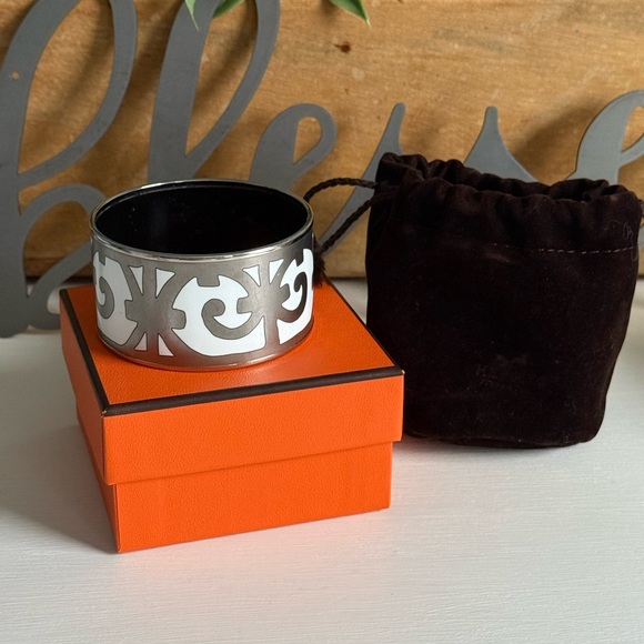 Hermes Gray, White and Silver Enamel Bangle Bracelet - Picture 4 of 10